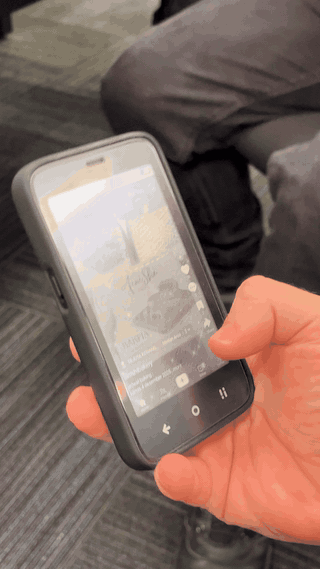 Attempting to use TikTok on the Mudita Kompakt